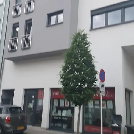 Lejlighed Elegant - Steps From Train Station *